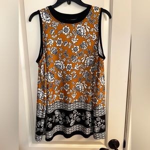 Sleeveless top, very comfortable, size large, great with leggings and jacket